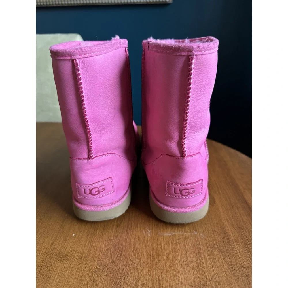 UGG CLASSIC WEATHER SHORT PINK US 5